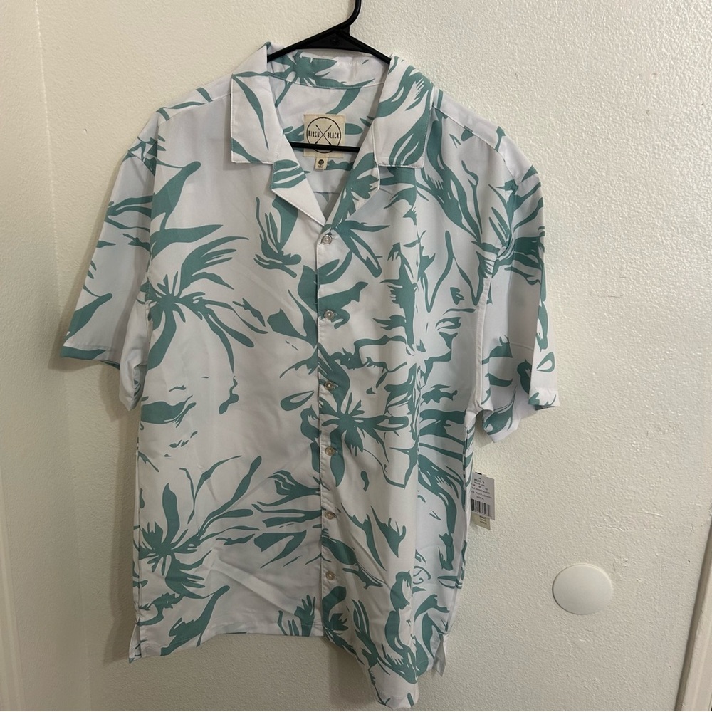 Birch and Black Men’s Button Up Shirt Size XL